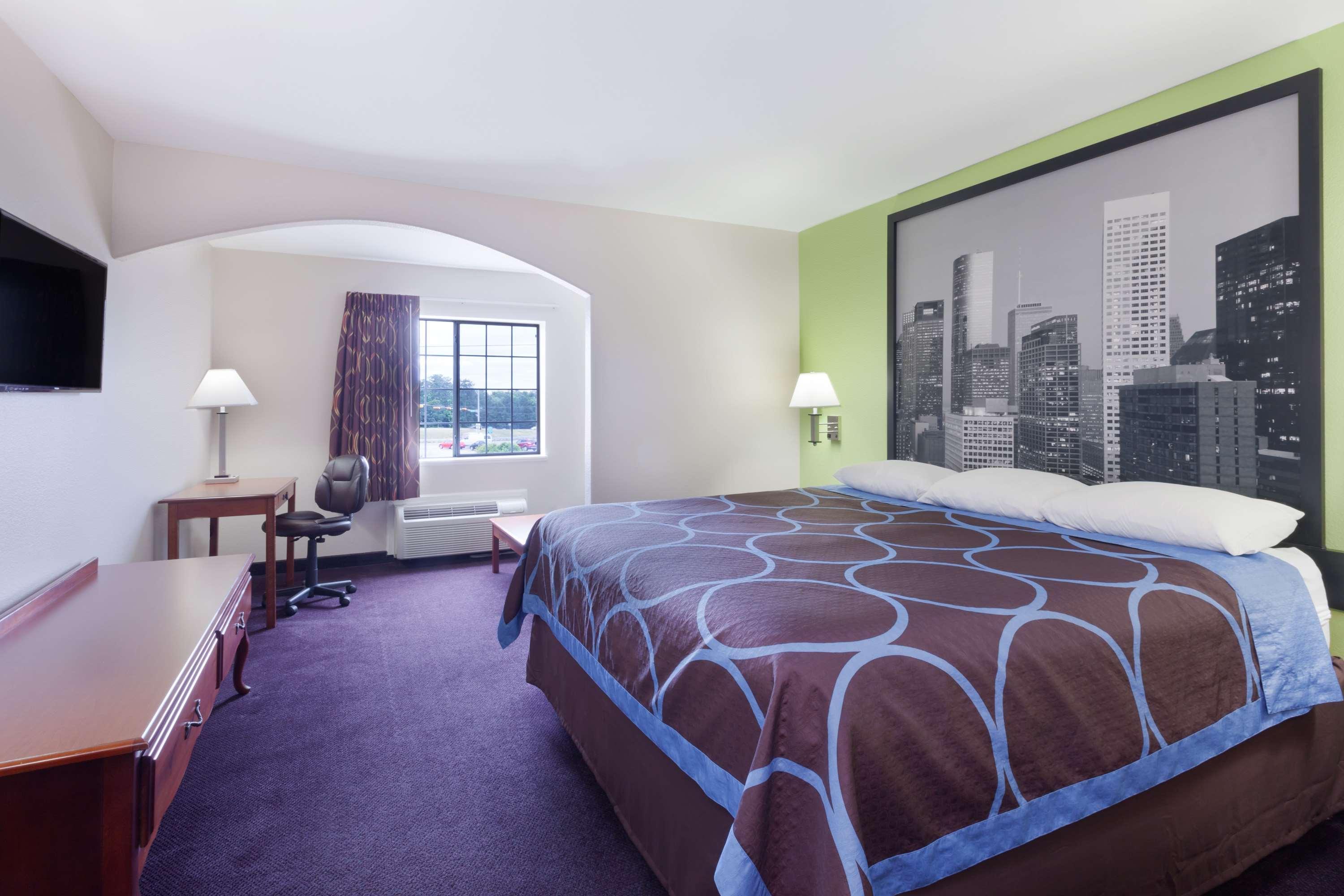 Super 8 By Wyndham Huntsville Bagian luar foto