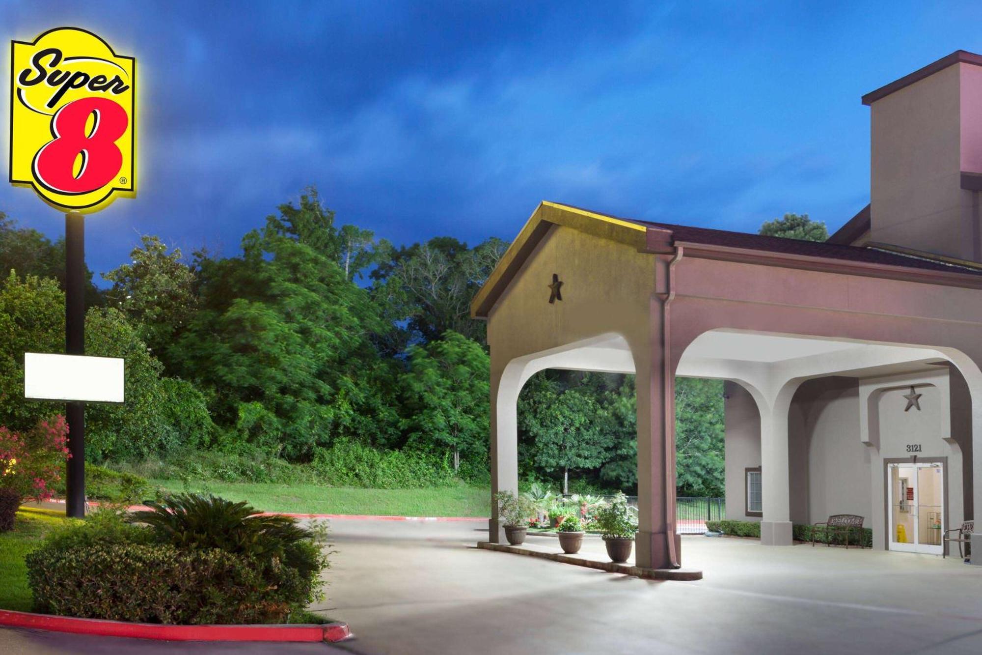 Super 8 By Wyndham Huntsville Bagian luar foto