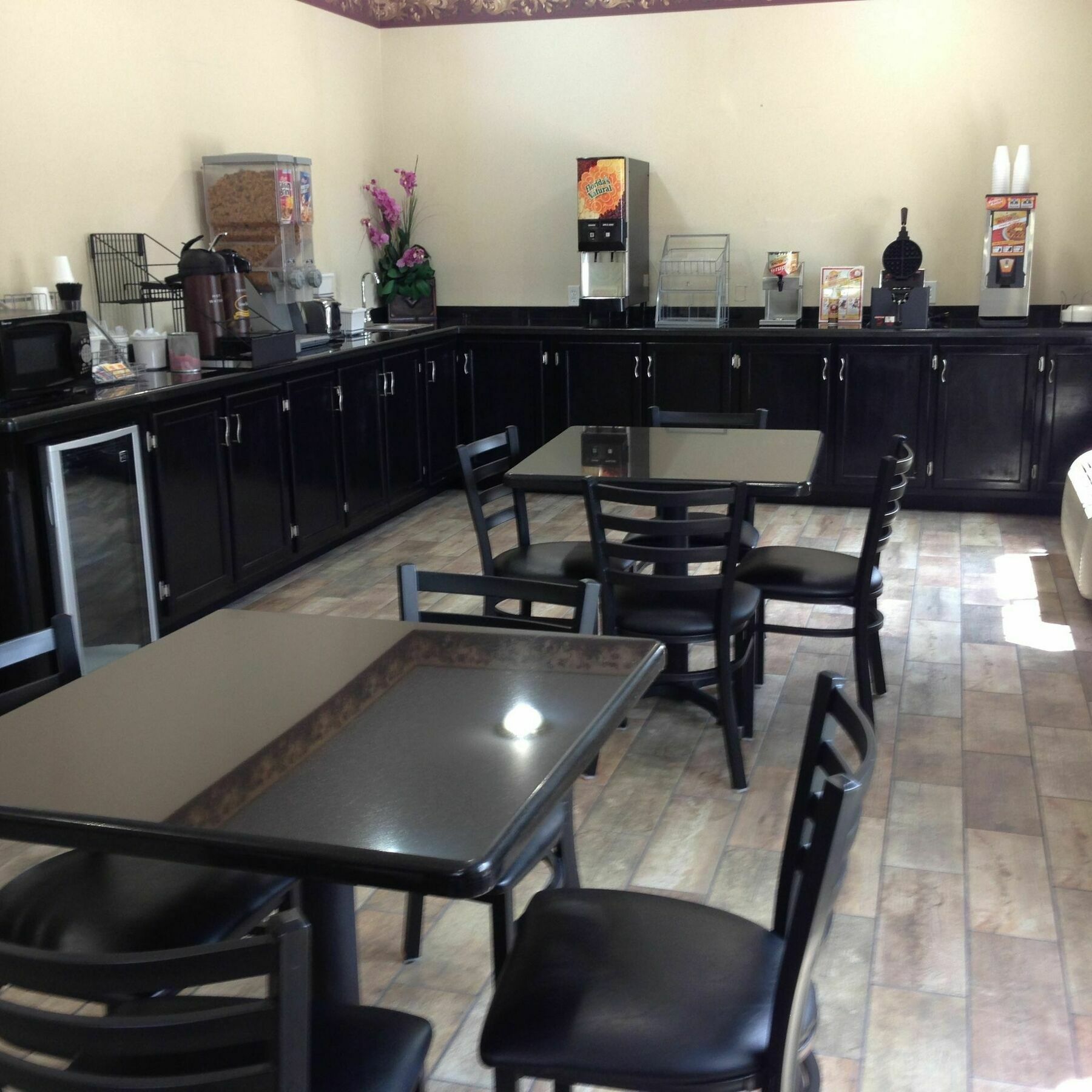 Super 8 By Wyndham Huntsville Bagian luar foto